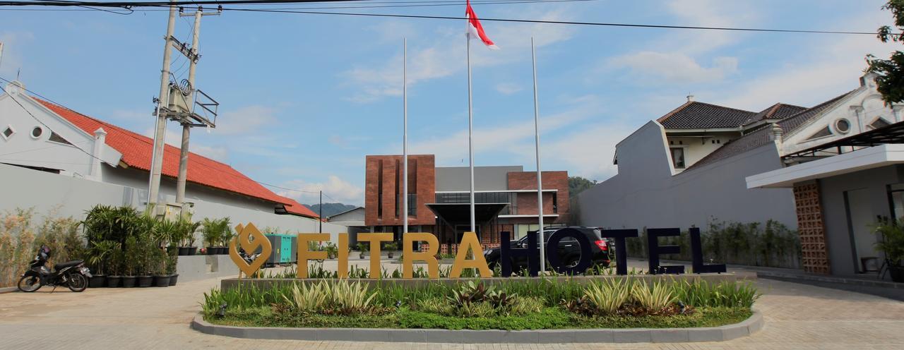 Fitra Hotel Majalengka Luaran gambar